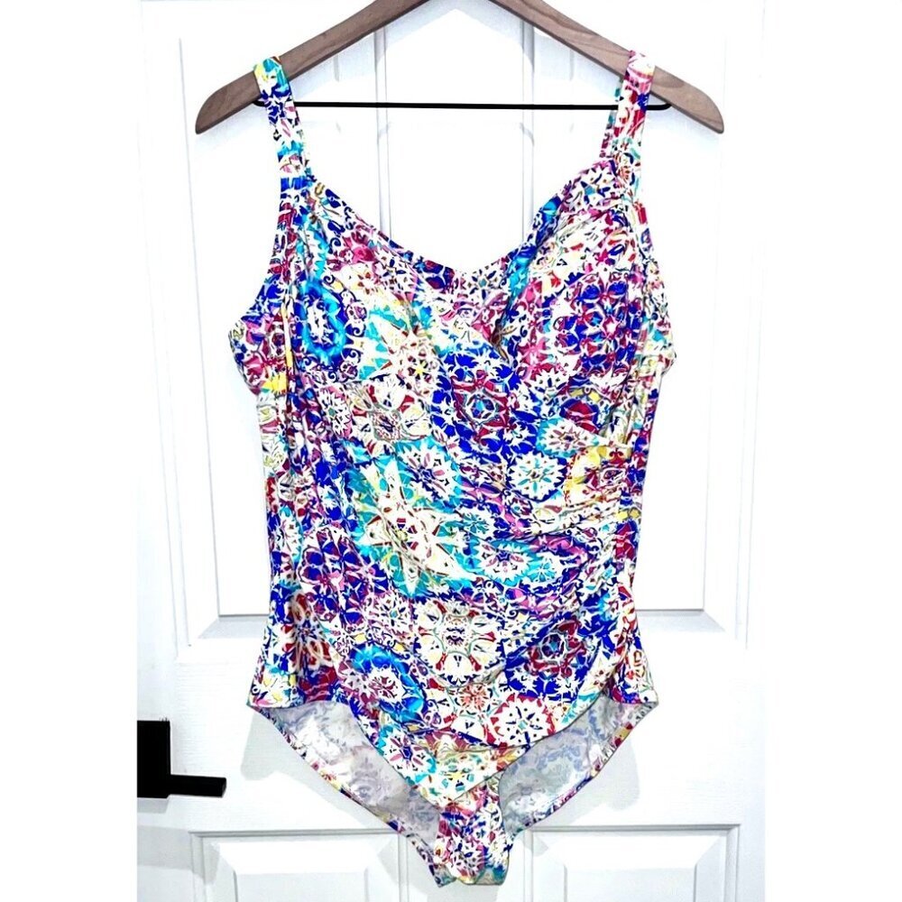 NWT Emerald Bay Slimming Multicolor Floral Ruched Swimsuit One Piece Size18